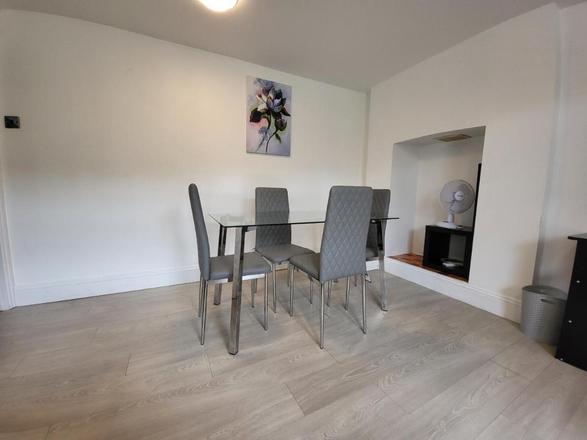 Cosy Apartment By Clapham South Underground! ลอนดอน ภายนอก รูปภาพ
