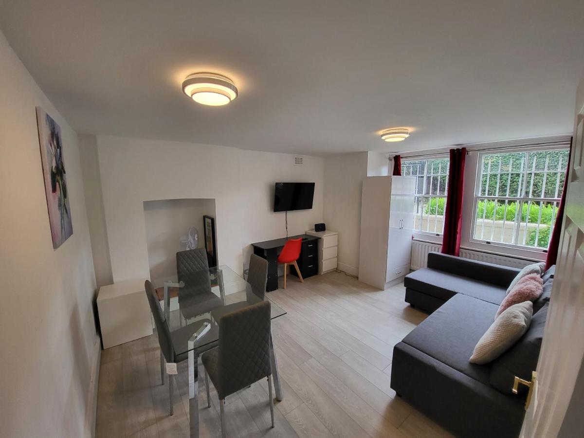 Cosy Apartment By Clapham South Underground! ลอนดอน ภายนอก รูปภาพ