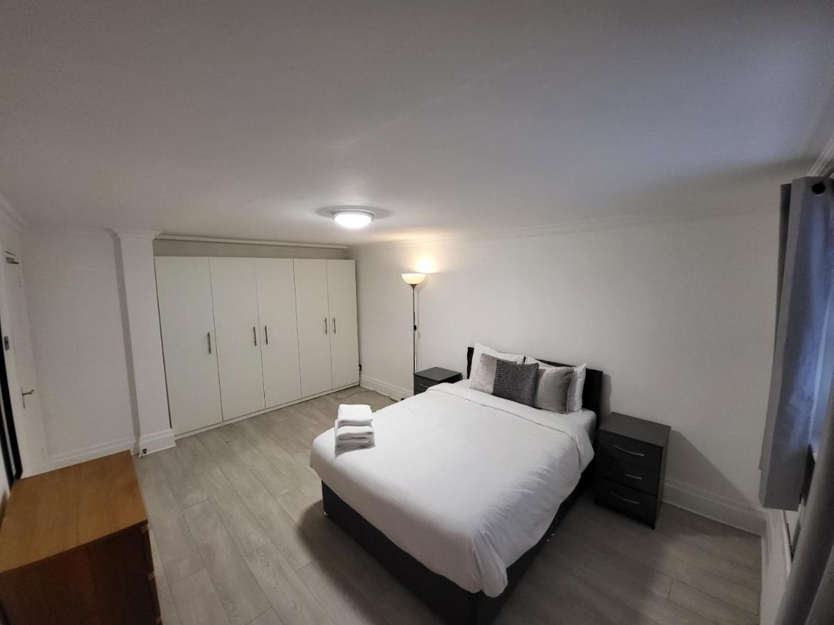 Cosy Apartment By Clapham South Underground! ลอนดอน ภายนอก รูปภาพ
