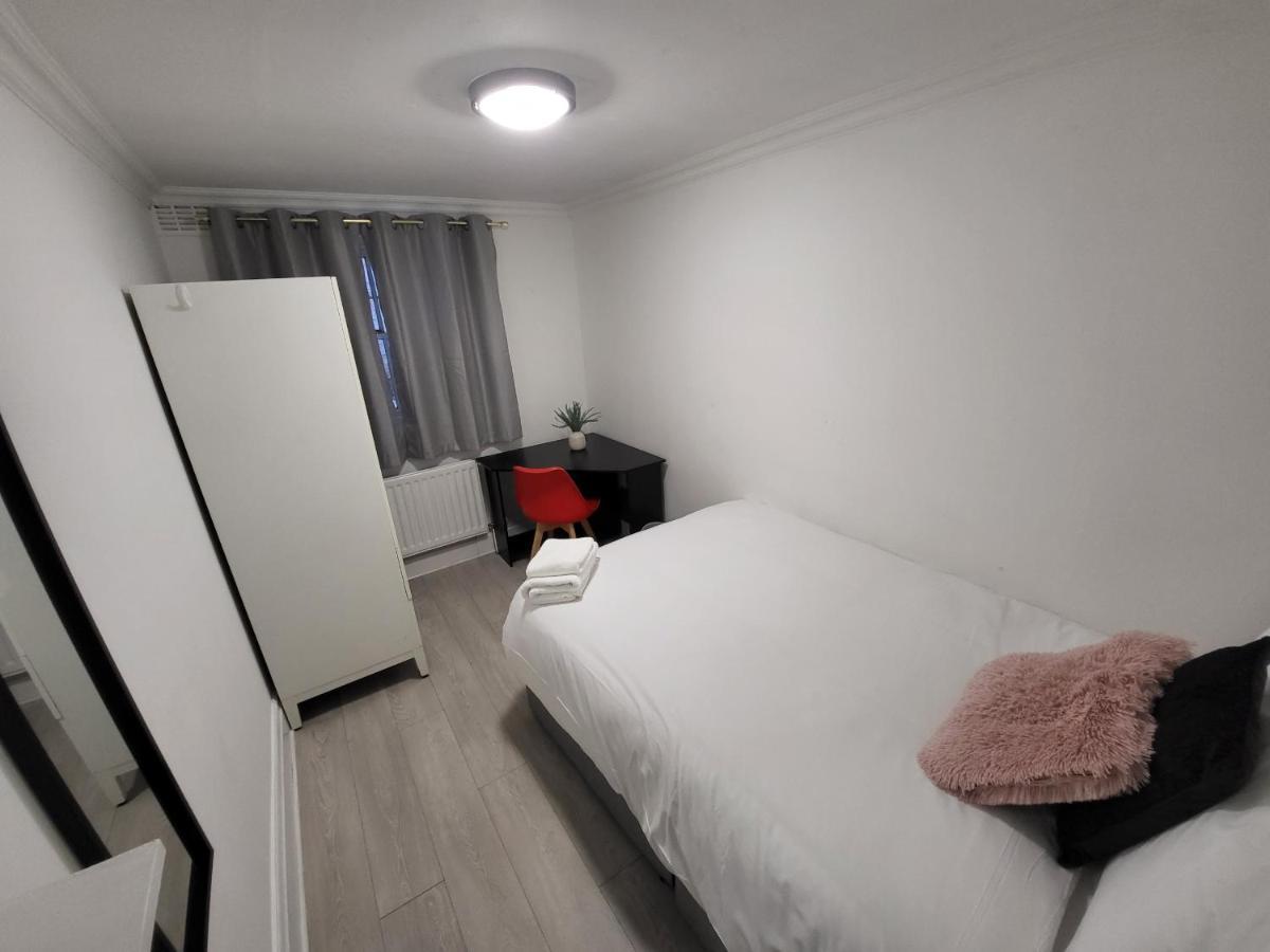 Cosy Apartment By Clapham South Underground! ลอนดอน ภายนอก รูปภาพ